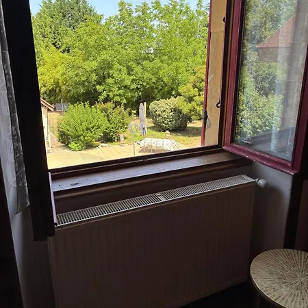 D'hotes Equateur 2 Pers Piscine Et Bed and breakfast 3*