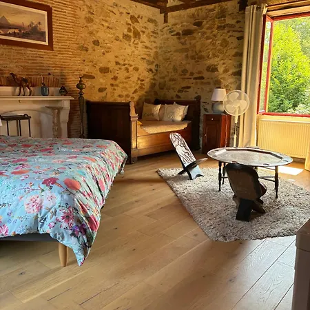 D'hotes Equateur 2 Pers Piscine Et Bed and breakfast