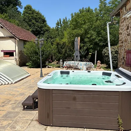 D'hotes Equateur 2 Pers Piscine Et Bed and breakfast
